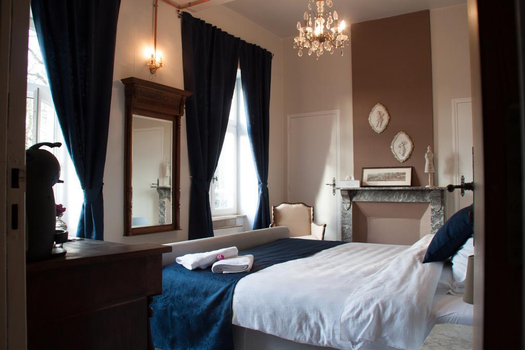 Chateau De L Aviette - Rancennes Givet Kamer foto